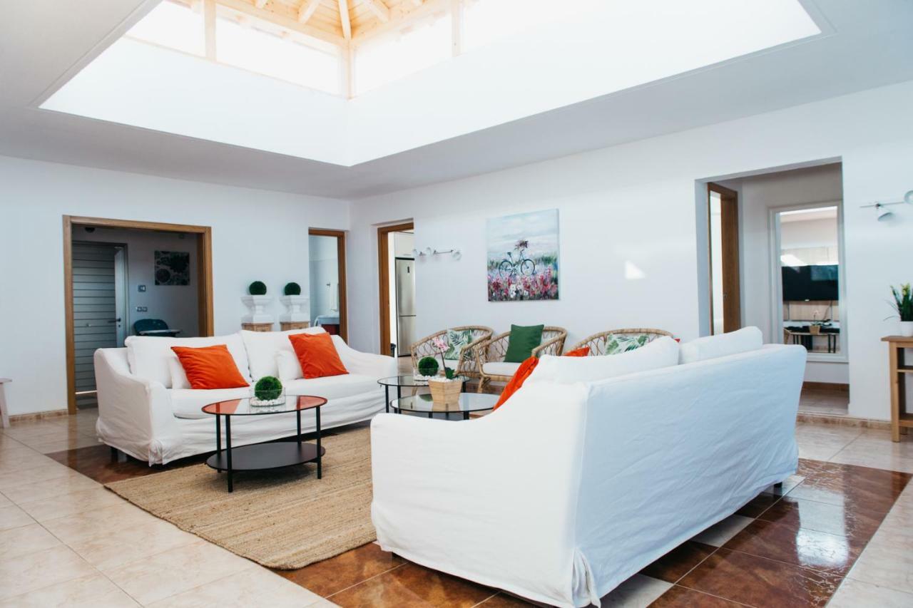 Eco Villa White Suite With Climatized Pool Caleta De Fuste Bagian luar foto