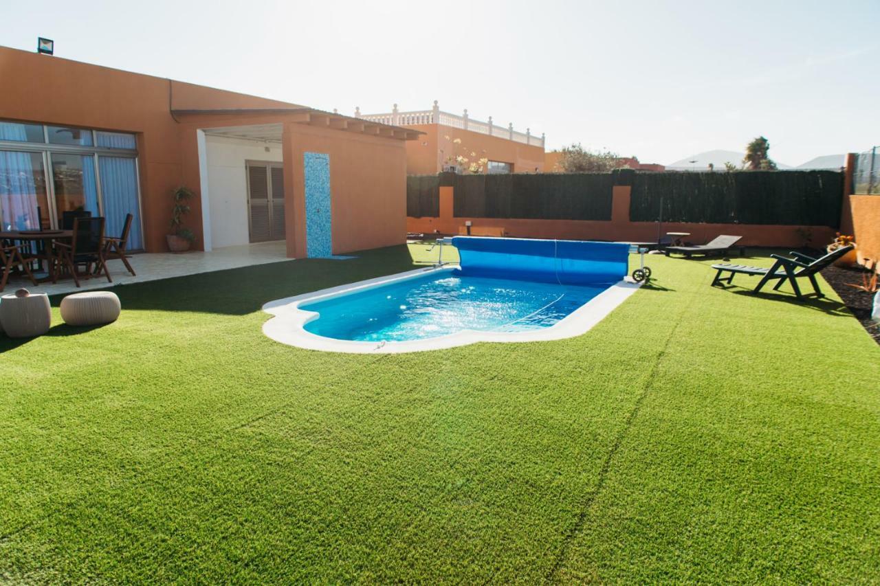 Eco Villa White Suite With Climatized Pool Caleta De Fuste Bagian luar foto